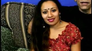 Indian floozie improves her English linguistic exercises in company of four American studs
